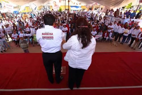 Rescatar la vida de los pueblos de la Sierra Norte, propone Barbosa