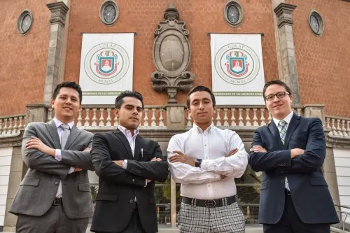 Estudiantes UDLAP participan en congreso celebrado en Harvard
