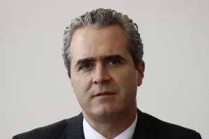 Faltan planes de austeridad ante la crisis que enfrenta el país