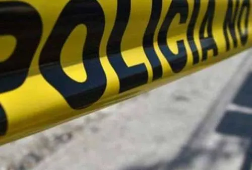 Mujer es asesinada de un disparo en la cabeza por su pareja, en Jolalpan