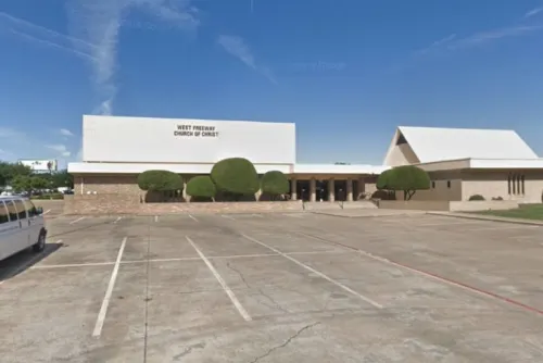 Tiroteo en iglesia de White Settlement, Texas deja al menos 2 muertos