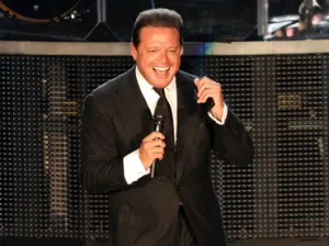 Luis Miguel suspende concierto tras sólo 15 minutos