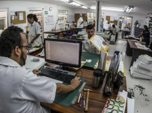 Crece número de mexicanos mal pagados
