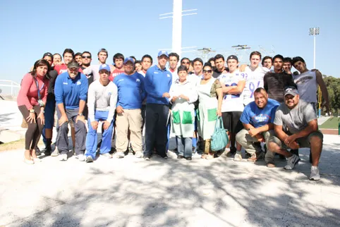 Entregan Borregos de futbol americano donativo para niños con insuficiencia renal