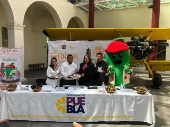 Secretaría de Turismo y Ayuntamiento de Calpan invitan a la Feria del Chile en Nogada