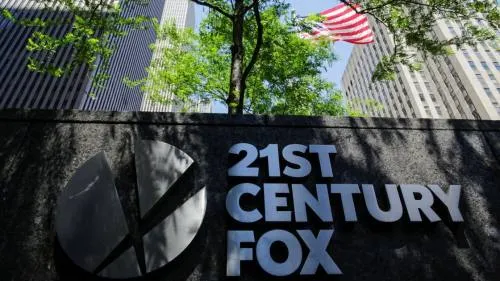 IFT define hoy el futuro de la fusión Disney-Fox en México