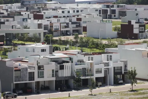 Gobierno alerta a familias no dejarse engañar por “vivales” de la burocracia que ofrecen vivienda
