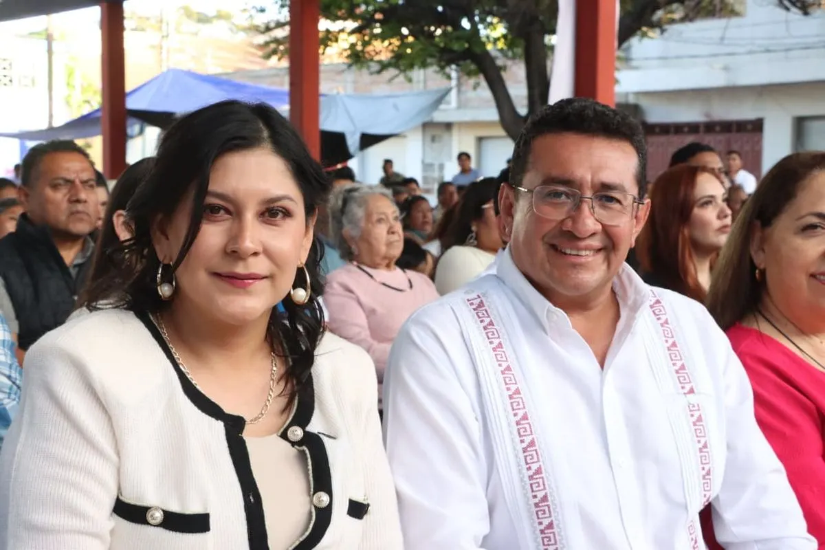 Ana Lilia Tepole Armenta y Pável Gaspar Ramírez, diputados integrantes de la LXII Legislatura del Congreso del estado de Puebla. Foto: Especial