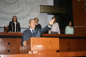 Rinde protesta Rogelio Ortega como gobernador sustituto de Guerrero