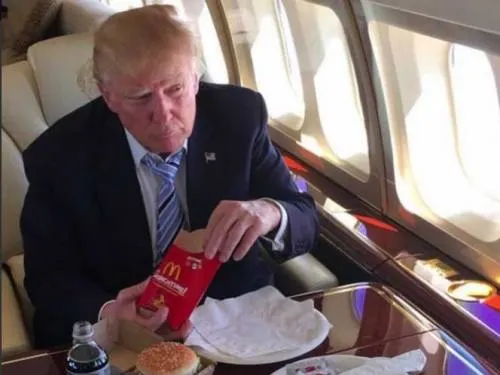 Con tuit, McDonald’s le amarga el desayuno a Donald Trump
