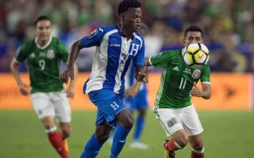 Crisanto sigue parado en Honduras y aún frena su llegada a Lobos BUAP
