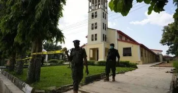 Policía nigeriana rescata a 77 personas de sótano de iglesia evangélica