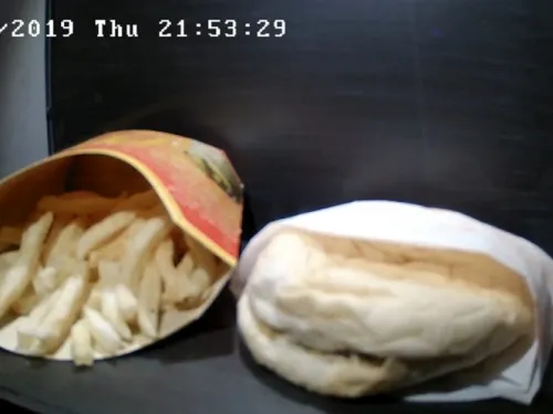 Museo muestra hamburguesa de McDonald´s sin ´echarse a perder´ tras 10 años