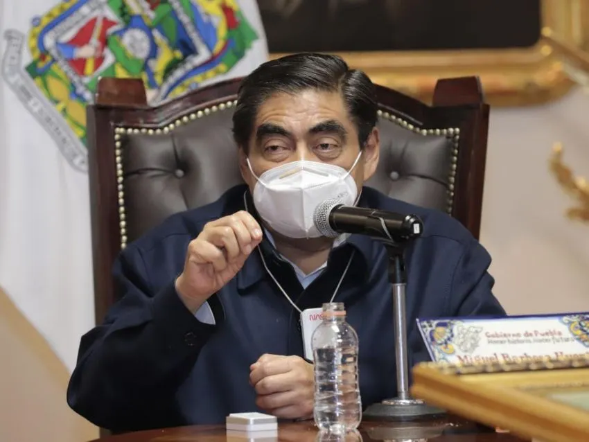 Detienen a tres por ejecución de mando policíaco de Acatlán de Osorio y su esposo : MBH