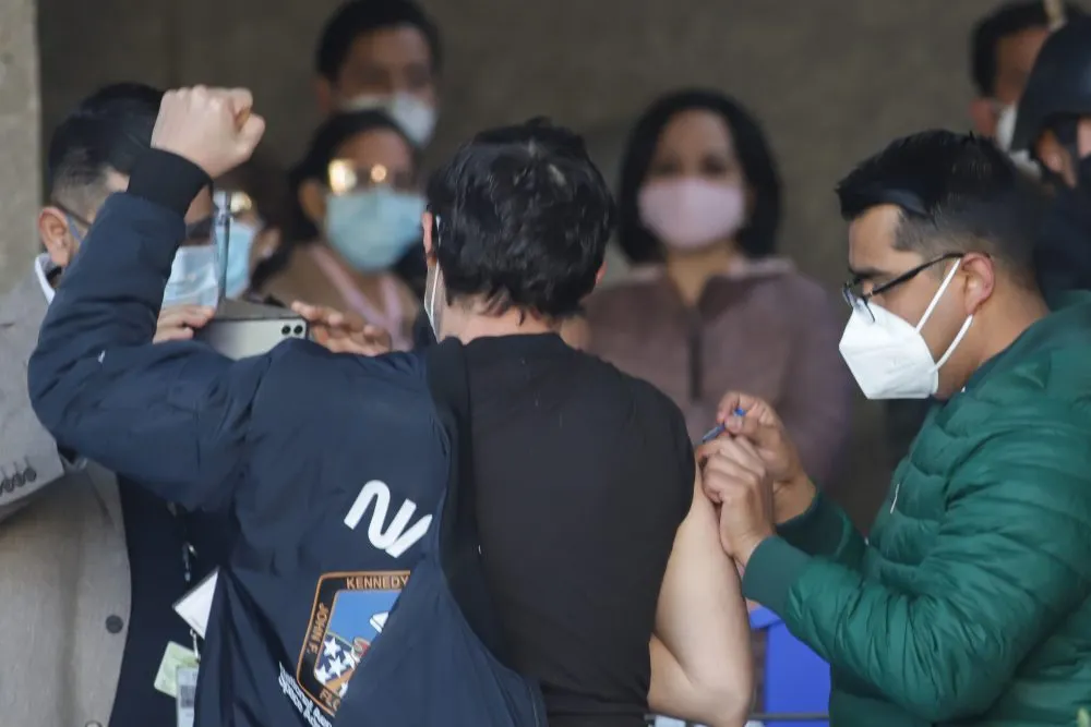 Más de 21 mil trabajadores de la salud en Puebla quedaron inmunizados al Covid-19 