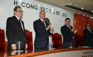 Gobernador interino de Colima toma protesta