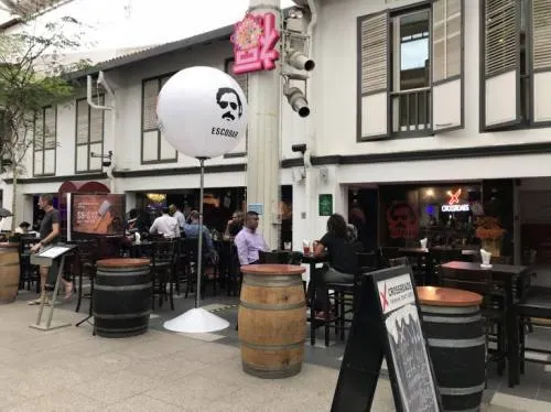 El controversial restaurante en honor al narcotráficante Pablo Escobar
