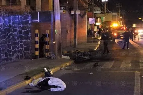 ¡Fatal accidente! Motociclista muere calcinado tras ser atropellado en la Calzada Zavaleta