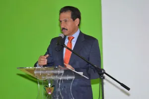 Convoca rector a directores a transitar hacia una institución con mayor fortaleza