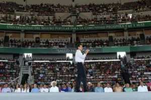 Peña Nieto anuncia inscripción de ocho millones de personas al Seguro Popular
