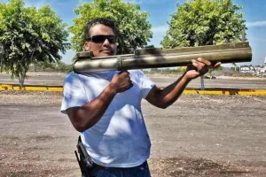 Autodefensas armados hasta los dientes en Michoacán