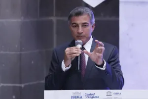Reconocimiento de los poblanos, la mejor encuesta: Gali