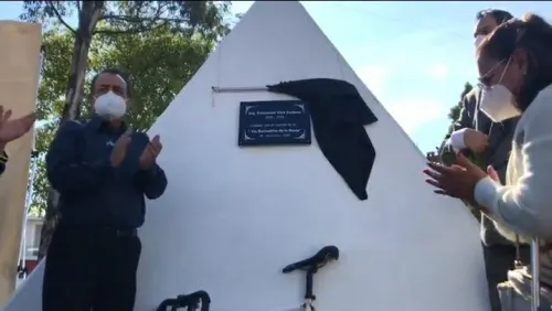 Develan placa en honor a Emmanuel Vara, ex-director de Movilidad del Ayuntamiento de Puebla  