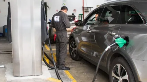 México ‘pone sobre la mesa’ prohibir el efectivo al pagar gasolina y casetas en carreteras