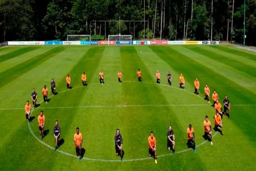 PSV y más figuras del mundo deportivo muestran su apoyo para condenar la muerte de George Floyd