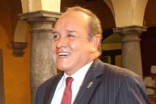 Remueven a Víctor Hugo Islas como director general del Cobaep