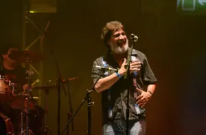 Celso Piña y su acordeón llenaron el foro artístico
