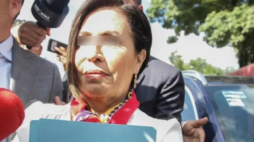 Tribunal niega amparo a Rosario Robles; seguirá en penal de Santa Martha Acatitla