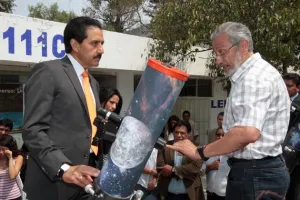 Visita Alfonso Esparza Centro de Estudios en Energía y Ambiente de la FCFM
