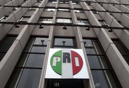 Y Ochoa Reza tira línea a los Priístas Poblanos (¿Adiós a los candados estatutarios?)