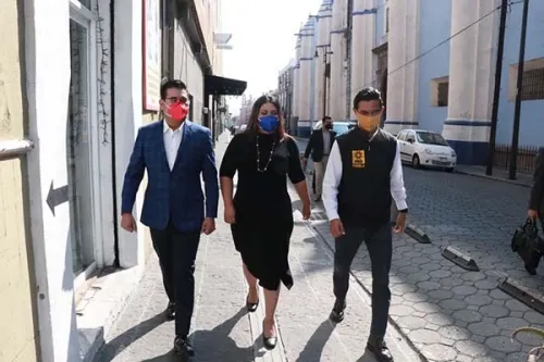 Genoveva y sus Lacayos del PRI y PAN en el tóxico