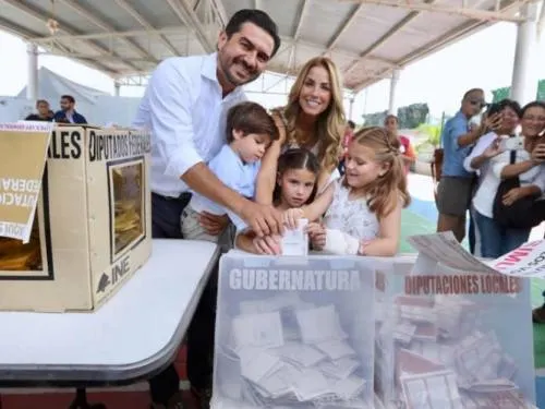 Miguel Ángel Yunes Márquez votó en Boca del Río