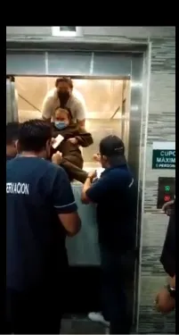 Colapsa el elevador del IMSS La Margarita por segunda ocasión, cuatro personas quedaron atrapadas