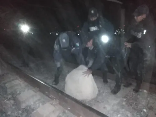 Frustra  policía auxiliar de Puebla posible  saqueo a tren en Cañada Morelos