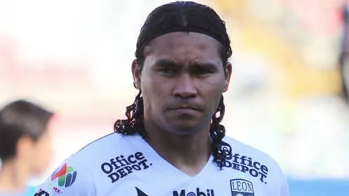 Carlos “Gullit” Peña firma con el Cruz Azul