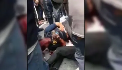Golpean a dos delincuentes frente a abarrotera Arellano de la 11 Sur