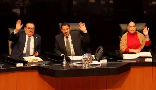 Senadores aprueban una lista con diez aspirantes a fiscal; poblano queda fuera