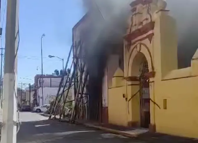 Incendio de la Iglesia de la Merced en Atlixco/ Foto: Redes