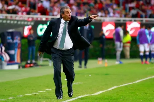 Chivas despide al DT Tomás Boy, a dos días del clásico contra América