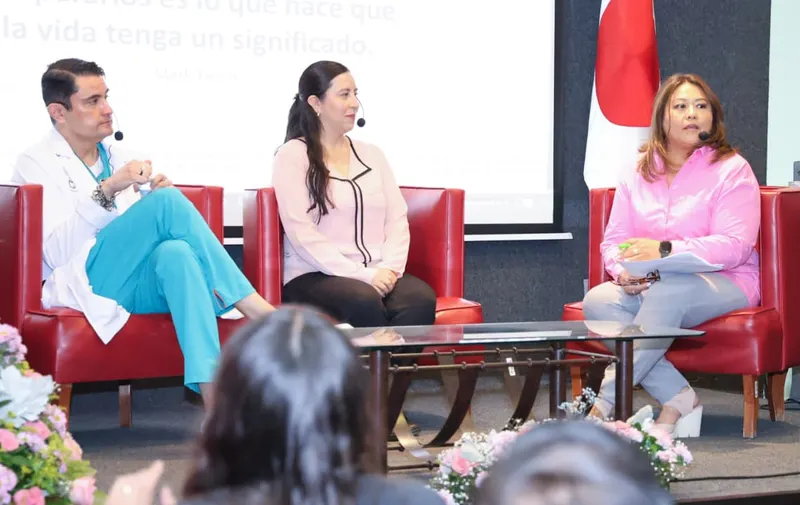 Organizan SEDIF y Secretaría de Salud de Puebla panel sobre cáncer de mama