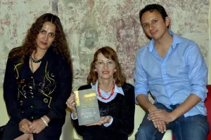 A través de libro, investigadora BUAP rescata valor histórico de artes escénicas en Puebla