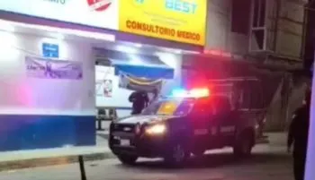Se hace pasar por paciente para robarle su camioneta a una doctora de Farmacias “Simi”