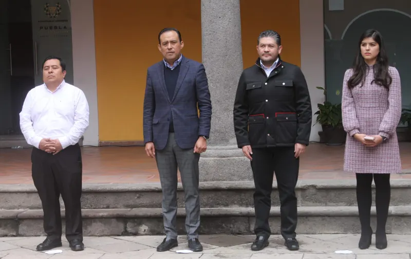 congreso-puebla-incineracion-de-bandera