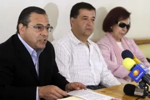 Vecinos de La Paz señalan a Rivera por ilegalidad en construcciones