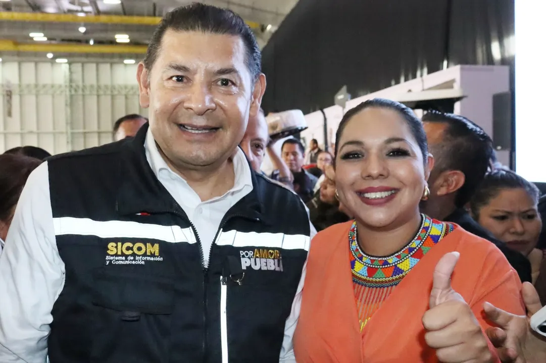 Alejandro Armenta Mier, gobernador del estado de Puebla, y Tonantzin Fernández Díaz, presidenta municipal de San Pedro Cholula. Foto: Especial
