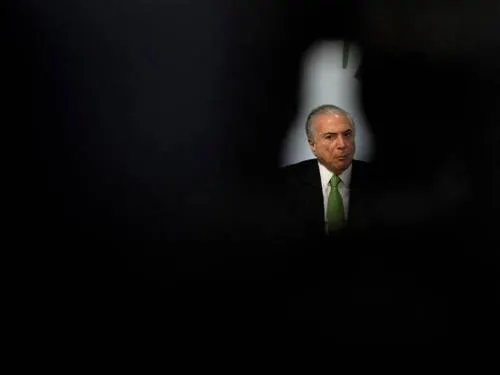 Presidente de Brasil niega acusaciones sobre red mafiosa; denuncia venganza
